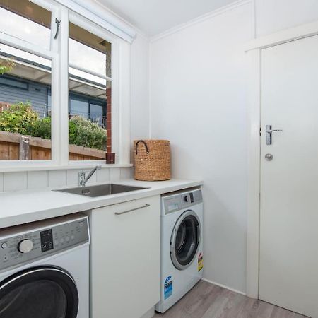 Stunning Family Home In Andersons Bay Dunedin Luaran gambar